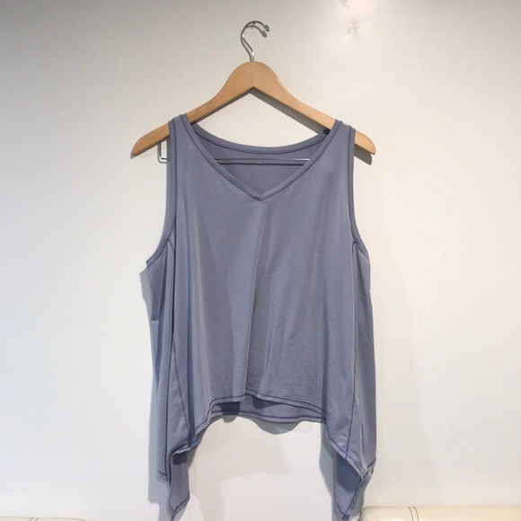 COPY - Lululemon Watch me Flip Tank - Picture 5 of 7